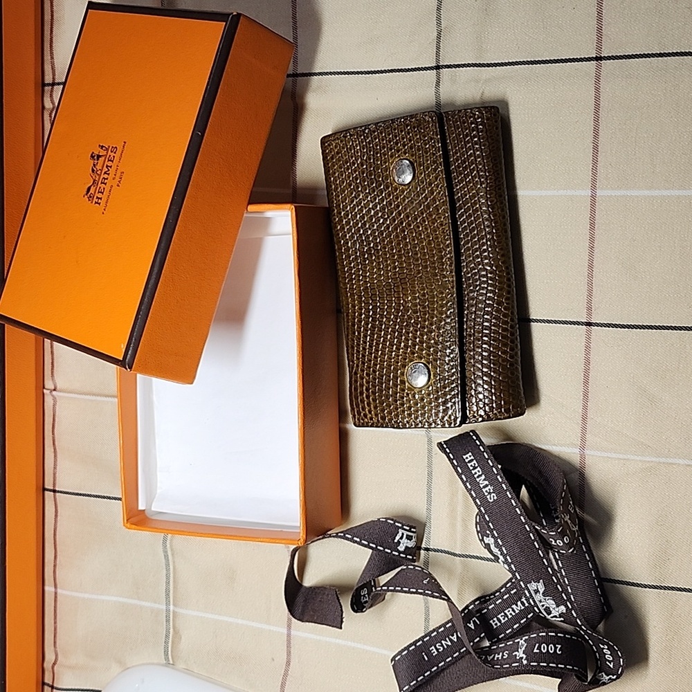 Hermes Rare, lizard skin, Silver hardware 6 key case 2 missing